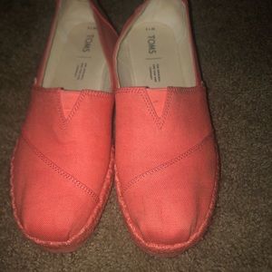 Women’s Toms